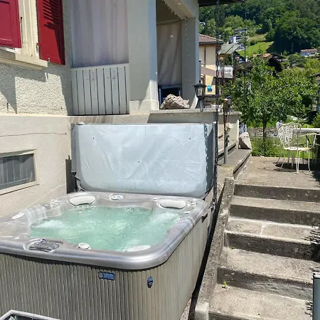 And Mountain View With Whirlpool And Free Parking In Huenibach 别墅