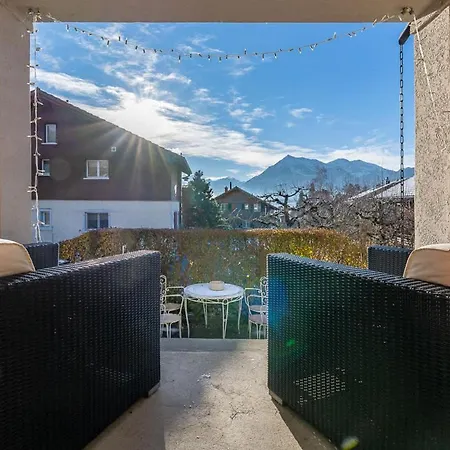 And Mountain View With Whirlpool And Free Parking In Huenibach 图恩