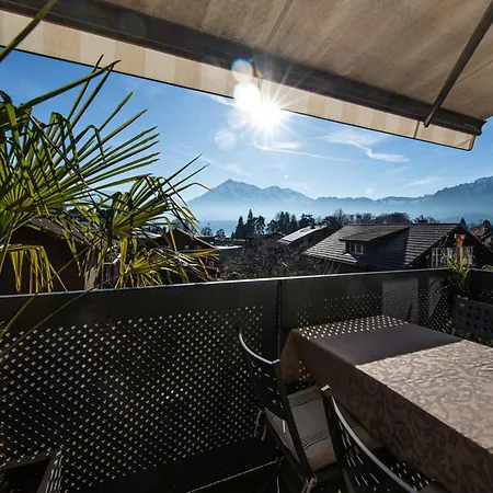 Lake And Mountain View Villa With Free Parking In Huenibach