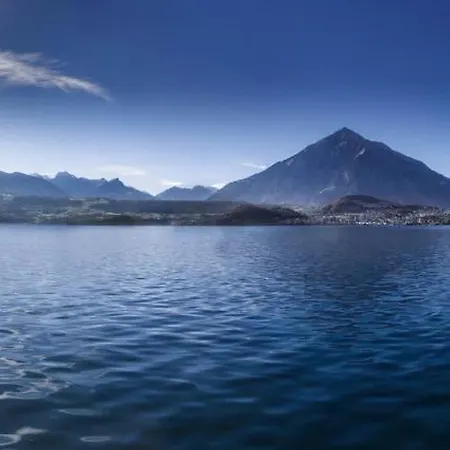 别墅 And Mountain View With Whirlpool And Free Parking In Huenibach