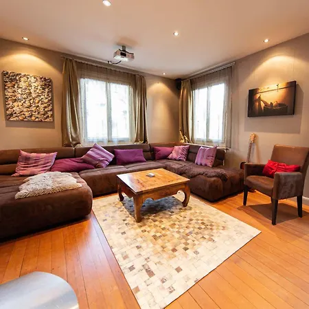 And Mountain View With Whirlpool And Free Parking In Huenibach