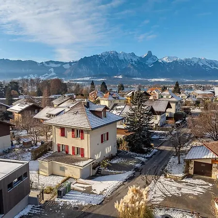 And Mountain View With Whirlpool And Free Parking In Huenibach *