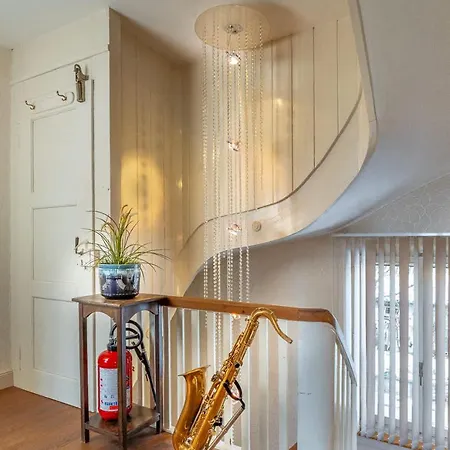 And Mountain View With Whirlpool And Free Parking In Huenibach