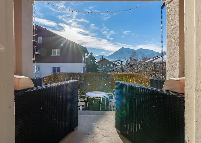 And Mountain View With Whirlpool And Free Parking In Huenibach Thun