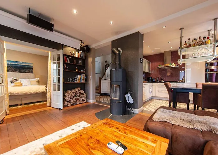 Villa And Mountain View With Whirlpool And Free Parking In Huenibach *