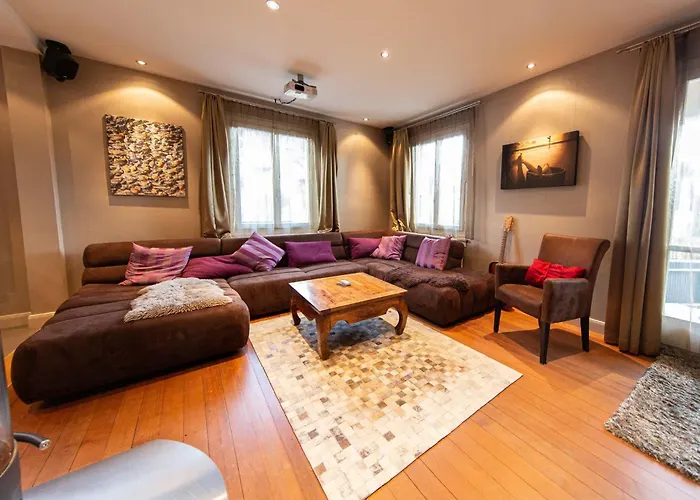 And Mountain View With Whirlpool And Free Parking In Huenibach