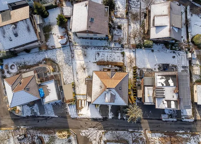 Villa And Mountain View With Whirlpool And Free Parking In Huenibach