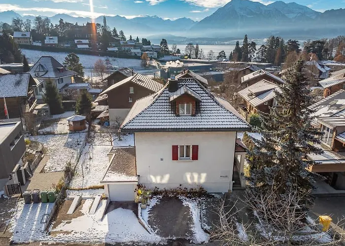 And Mountain View With Whirlpool And Free Parking In Huenibach Thun