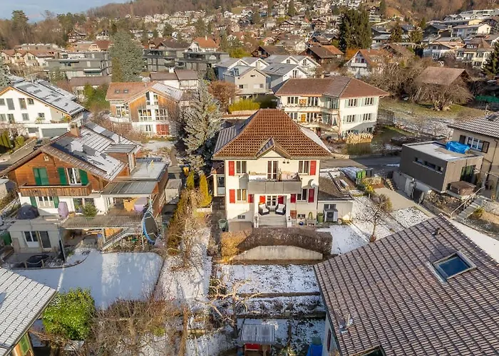 And Mountain View With Whirlpool And Free Parking In Huenibach Thun