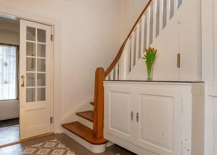 And Mountain View With Whirlpool And Free Parking In Huenibach Thun