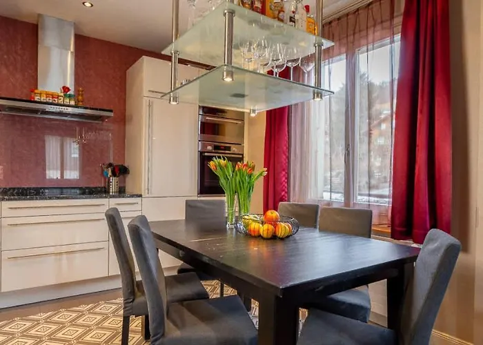 And Mountain View With Whirlpool And Free Parking In Huenibach Thun