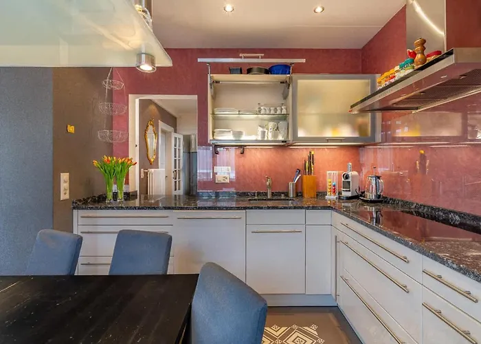 And Mountain View With Whirlpool And Free Parking In Huenibach * Thun