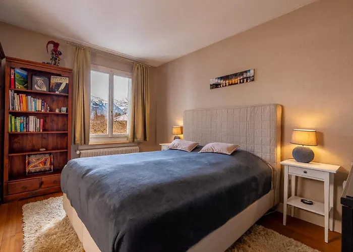 And Mountain View With Whirlpool And Free Parking In Huenibach Villa