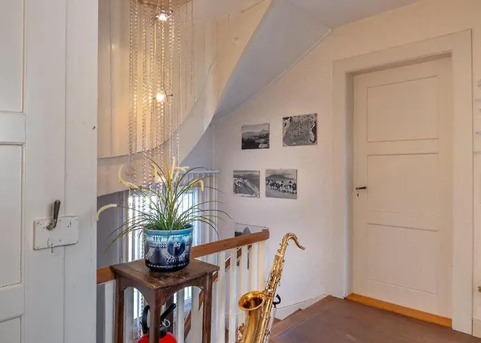 And Mountain View With Whirlpool And Free Parking In Huenibach Willa *