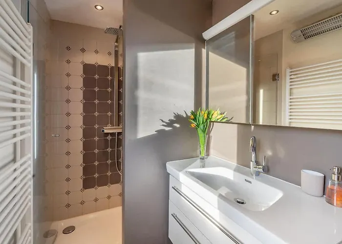 And Mountain View With Whirlpool And Free Parking In Huenibach