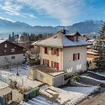 And Mountain View With Whirlpool And Free Parking In Huenibach Willa