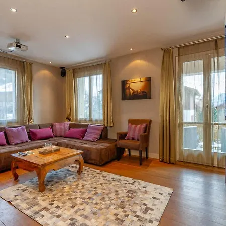 And Mountain View With Whirlpool And Free Parking In Huenibach Thun