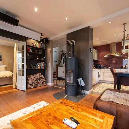 Villa And Mountain View With Whirlpool And Free Parking In Huenibach *