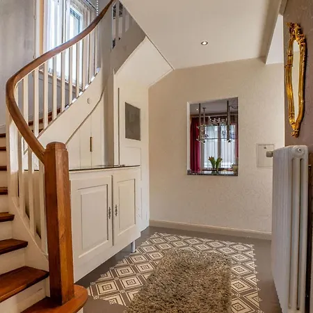 And Mountain View With Whirlpool And Free Parking In Huenibach Villa *