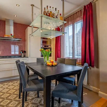 And Mountain View With Whirlpool And Free Parking In Huenibach Villa *