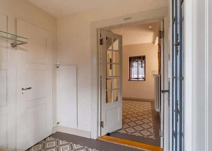 Villa And Mountain View With Whirlpool And Free Parking In Huenibach *